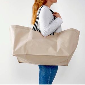 BEIGE TOTE BAG. NWT